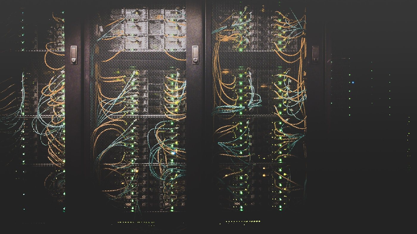 Hạ tầng mạng / uplink — nơi gateway đẩy dữ liệu lên hệ thống phía trên