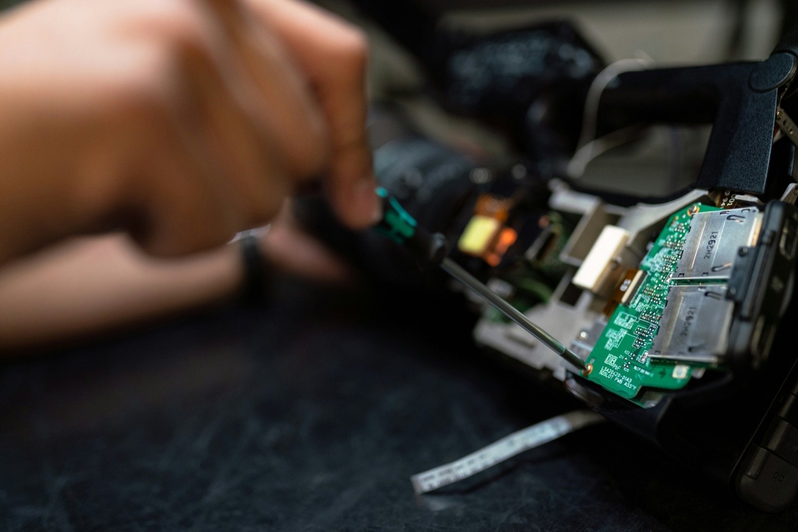 Mẫu prototype bo mạch thiết bị điện tử IoT chạy thực tế