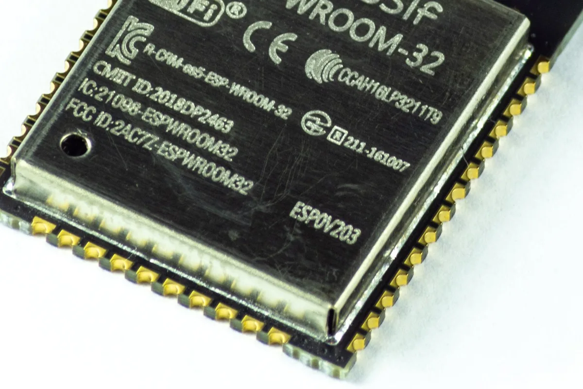 Module IoT Công Nghiệp: Khi Nào Nên Custom Thiết Bị?