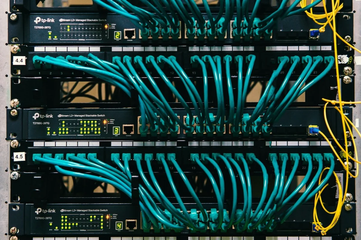 Hạ tầng switch mạng Gigabit Ethernet truyền dẫn luồng âm thanh IP không nén với độ trễ siêu thấp